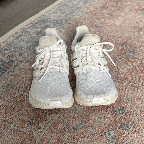 Adidas Ultra Boost - Picture 2 of 6